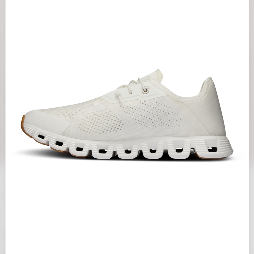 On Cloud 5 Coast Women’s Sneakers - Size 8.5 - All White - Picture 7 of 13